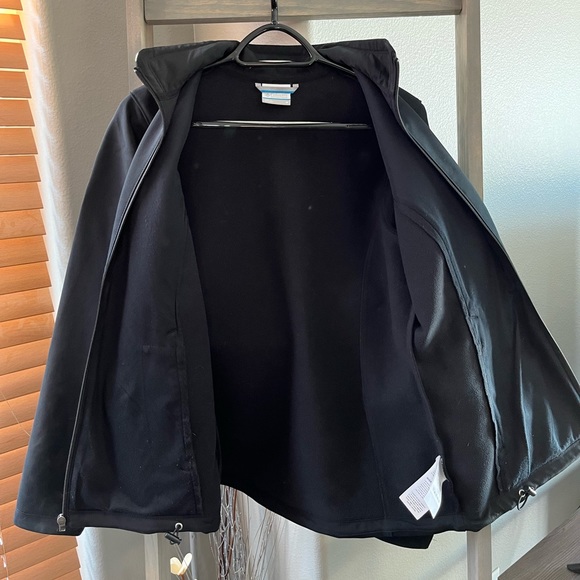 Columbia Shell Jacket - Picture 3 of 4